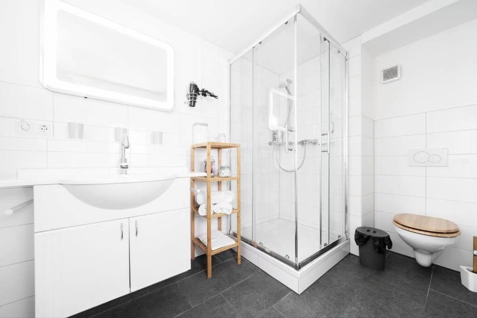 Shower, Toilet, Bathroom