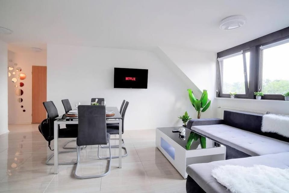 TV and multimedia, Seating area