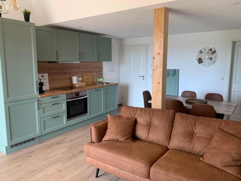 Living room, Photo of the whole room