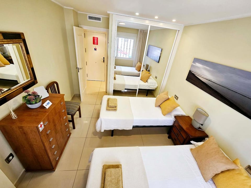 Bed, Photo of the whole room, Bedroom, wardrobe, air conditioner