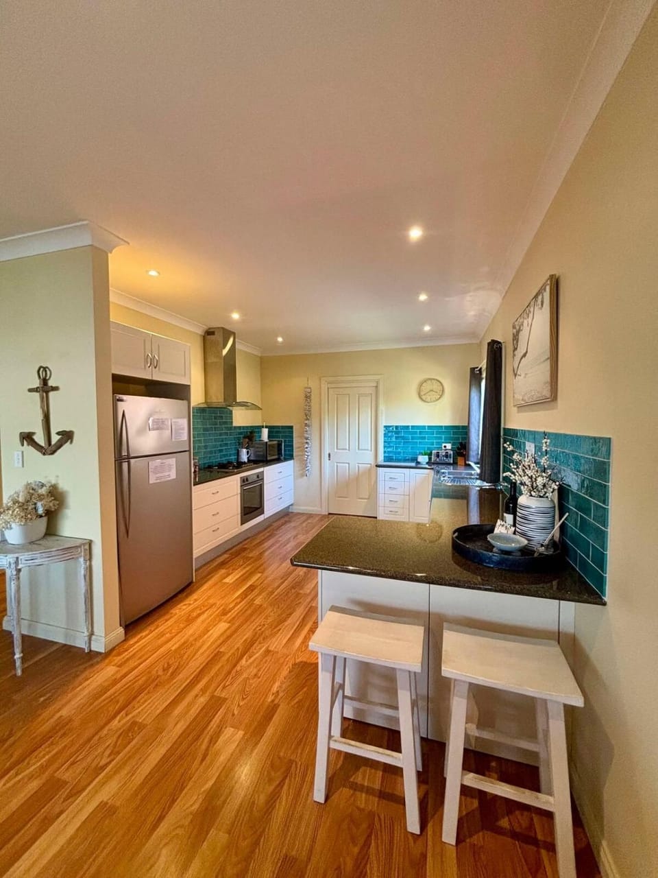 Book, Wine & Sinker - Home in Patonga Beach - Pet Friendly, 4 Bedrooms House in Patonga