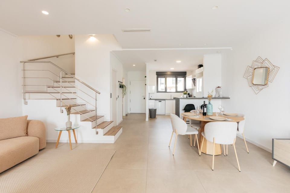 Kitchen or kitchenette, Living room, Seating area, Dining area