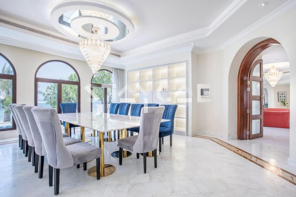 Seating area, Dining area