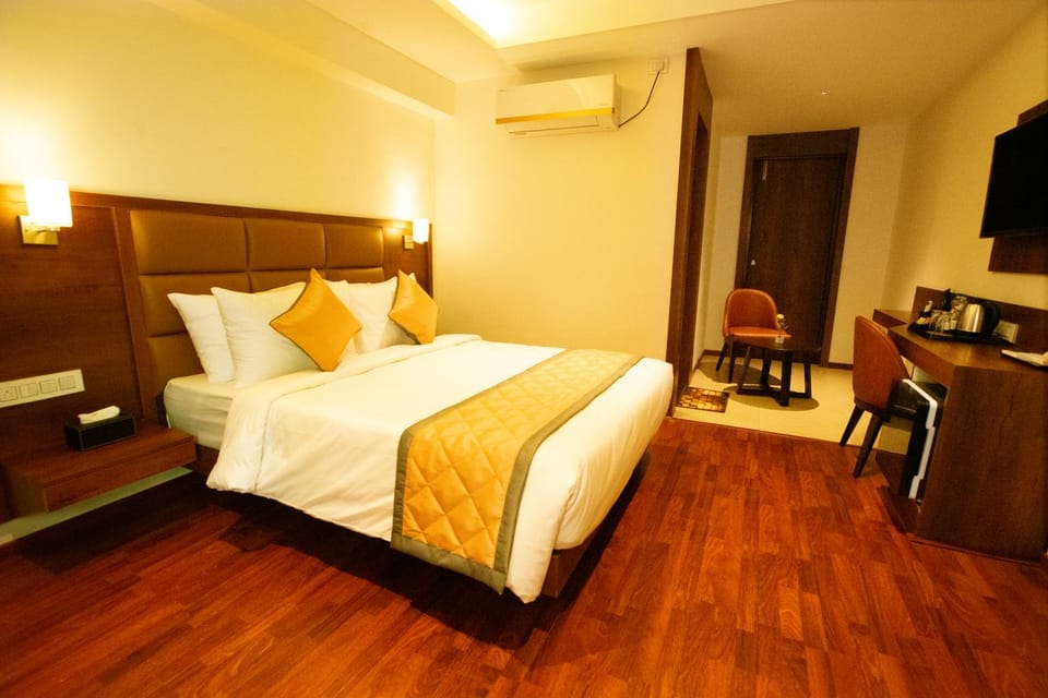 Bed, Living room, Bedroom, air conditioner