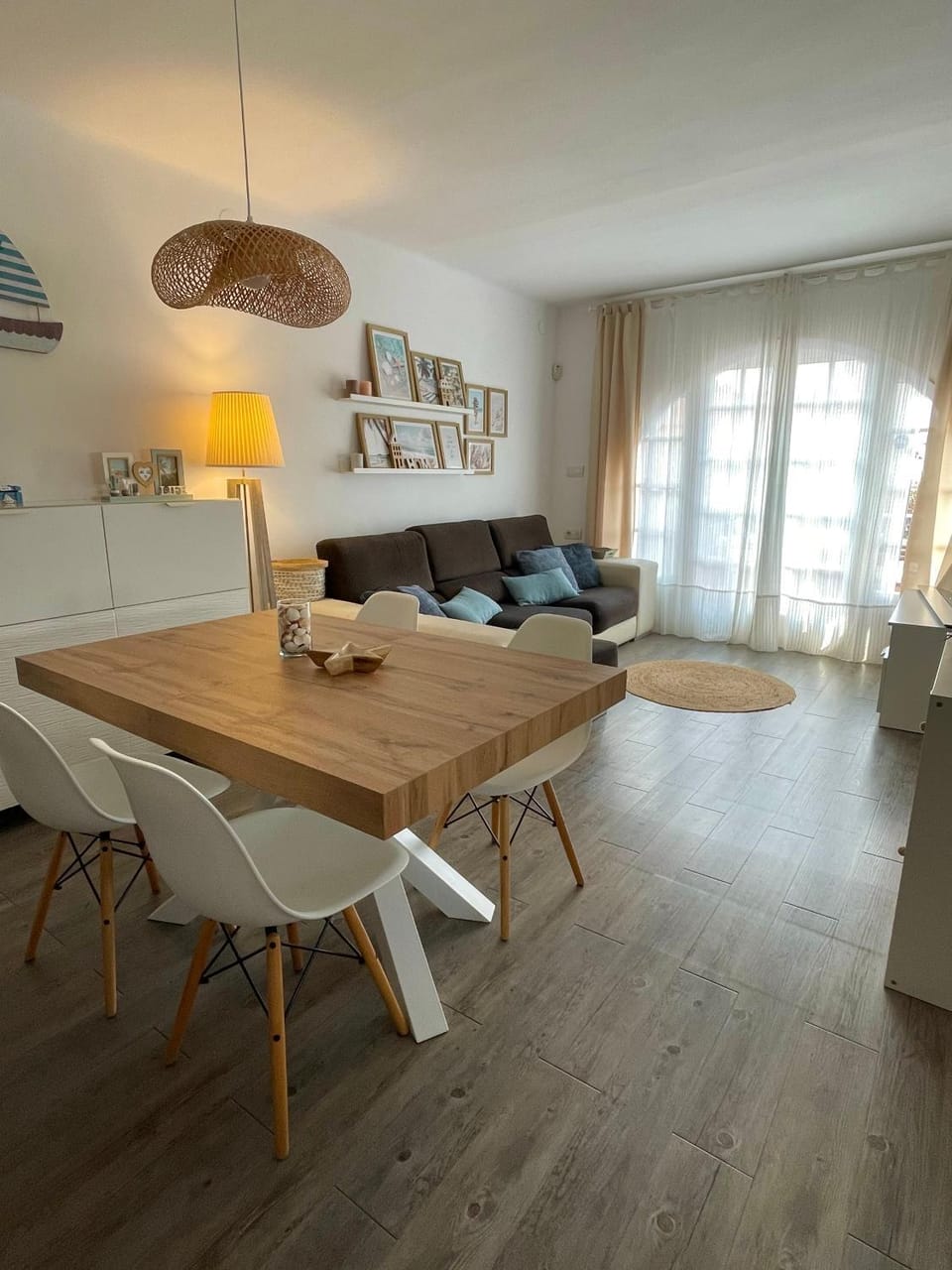 Living room, Seating area, Dining area