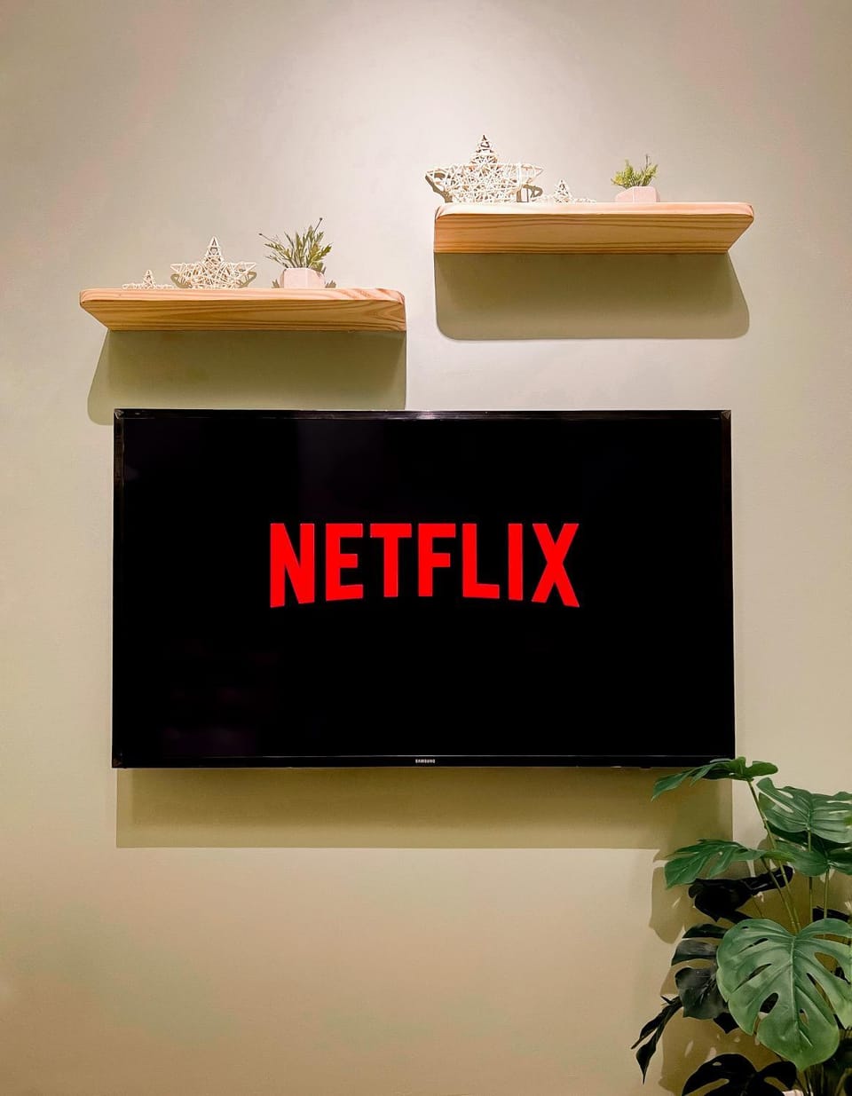 TV and multimedia, Decorative detail, Evening entertainment