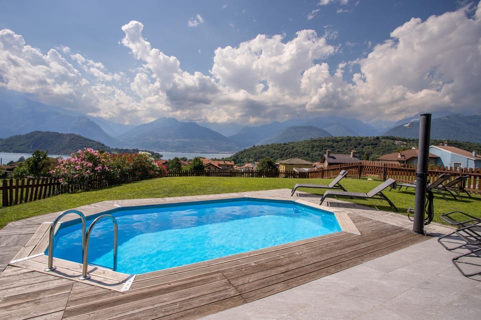 Lake view, Swimming pool