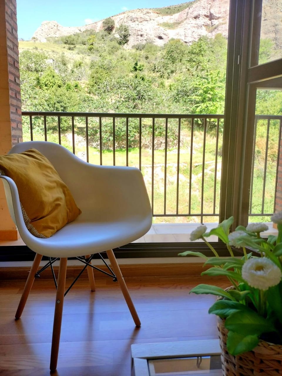 Balcony/Terrace, Living room, Mountain view, Mountain view