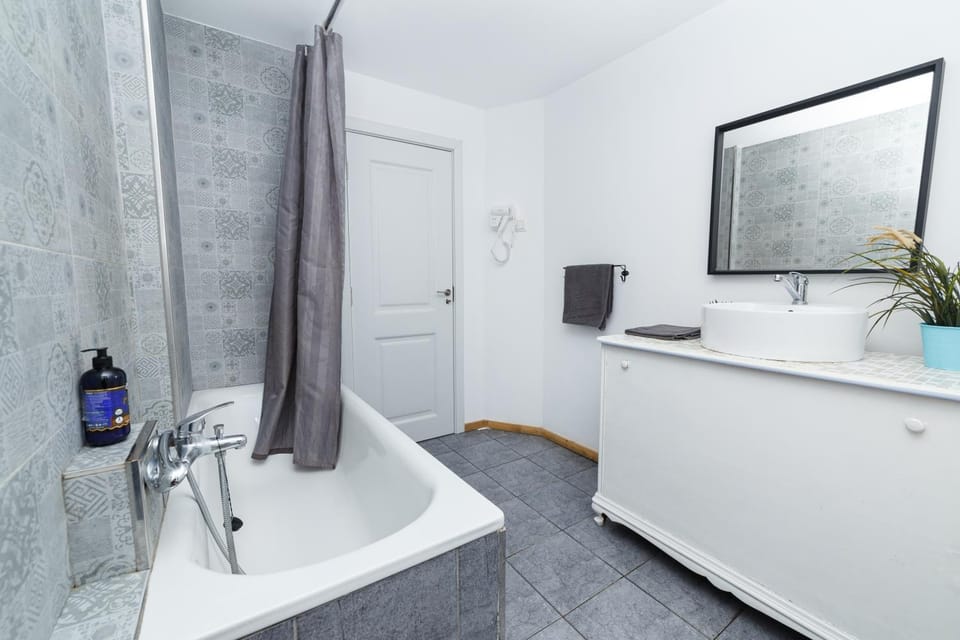 Shower, Bathroom, Bath, towels