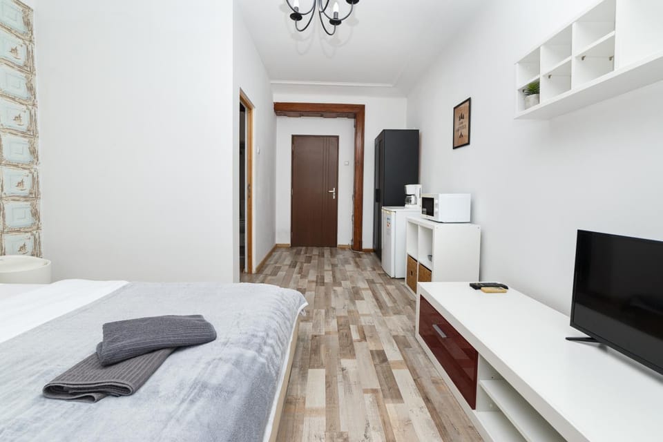 Bedroom, wardrobe