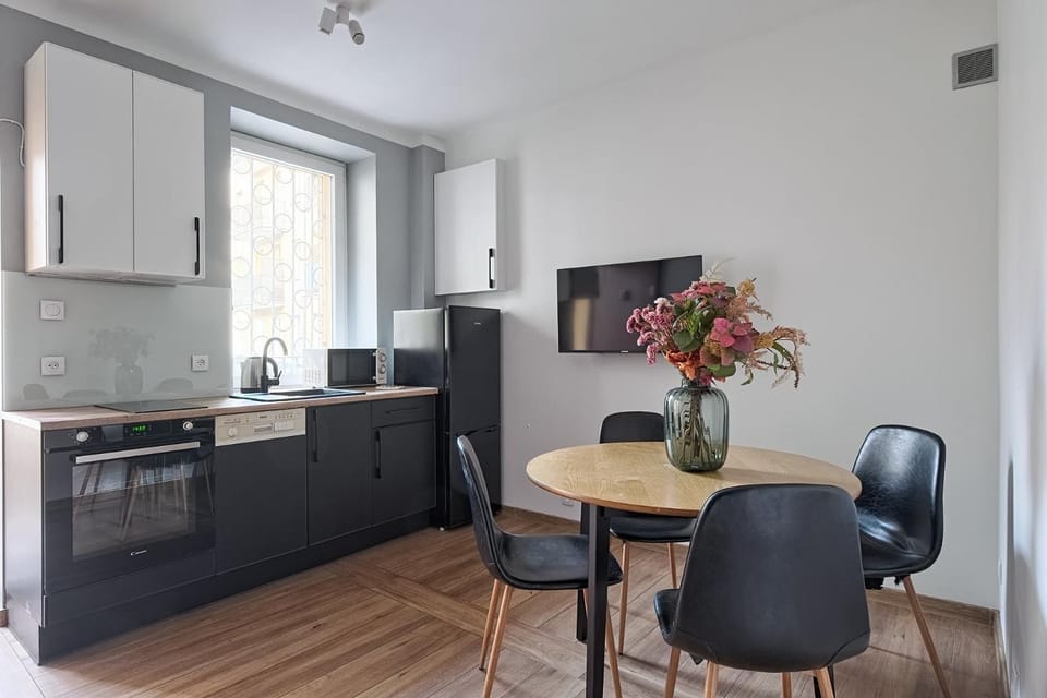 Kitchen or kitchenette, Living room, Seating area