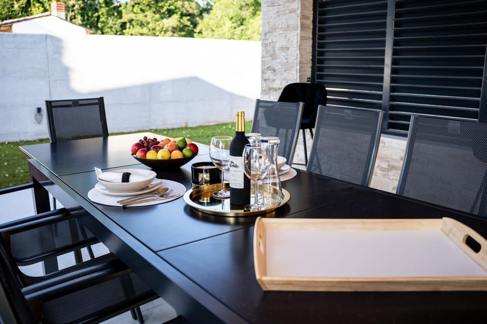 Day, Kitchen or kitchenette, Food and drinks, Dining area, Drinks
