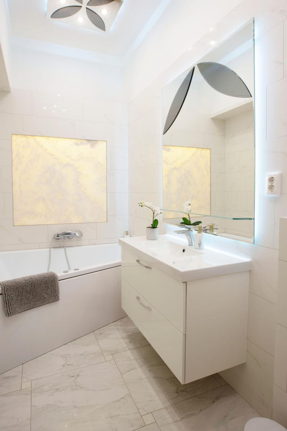 Bathroom, Bath, towels
