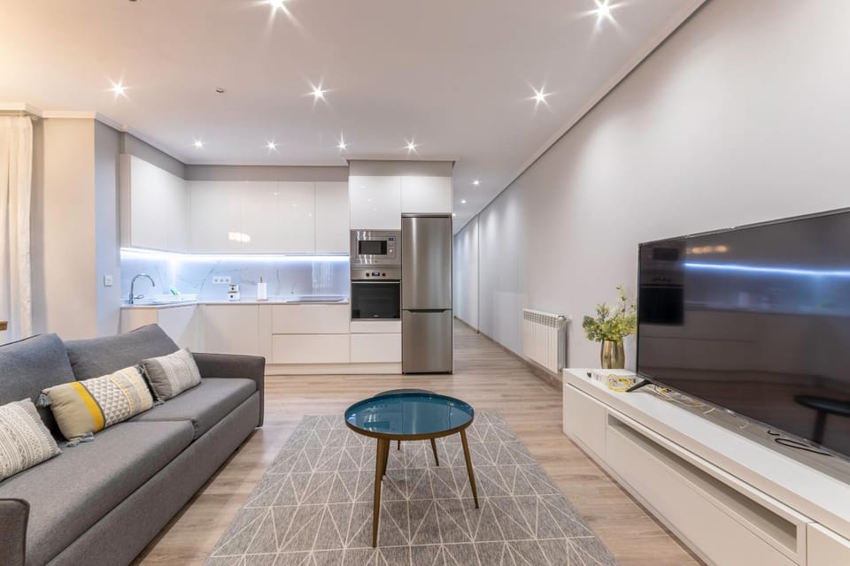 TV and multimedia, Kitchen or kitchenette, Living room, Dining area, minibar, pet friendly