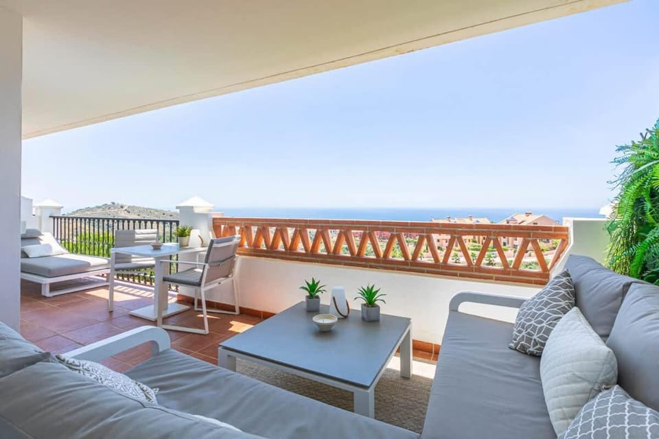 View (from property/room), Balcony/Terrace, Seating area