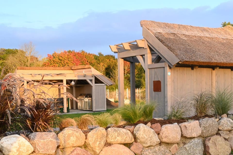 Property building, Day, BBQ facilities, Garden, Garden view