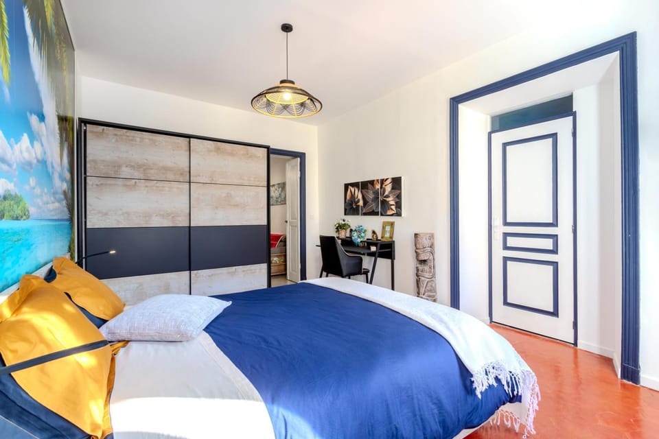 Living room, Bedroom