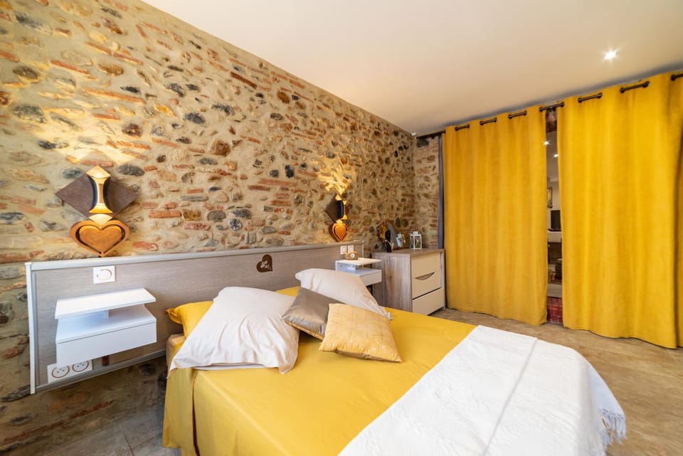 Property building, Living room, Bedroom
