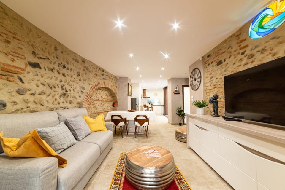 Property building, Living room