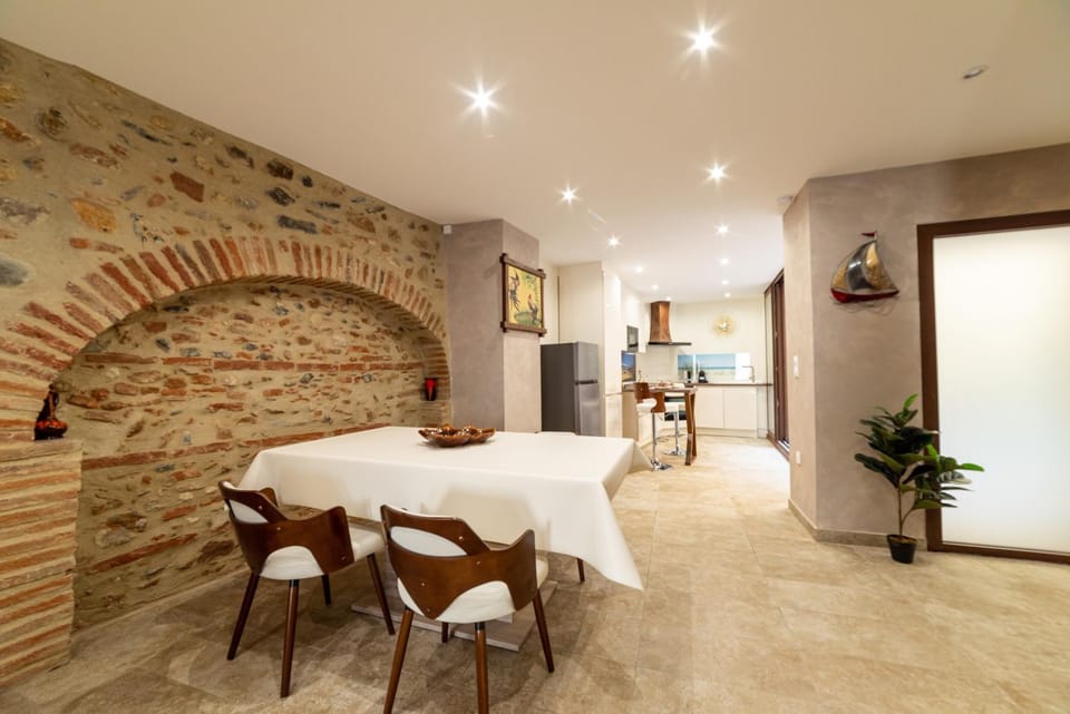 Property building, Living room