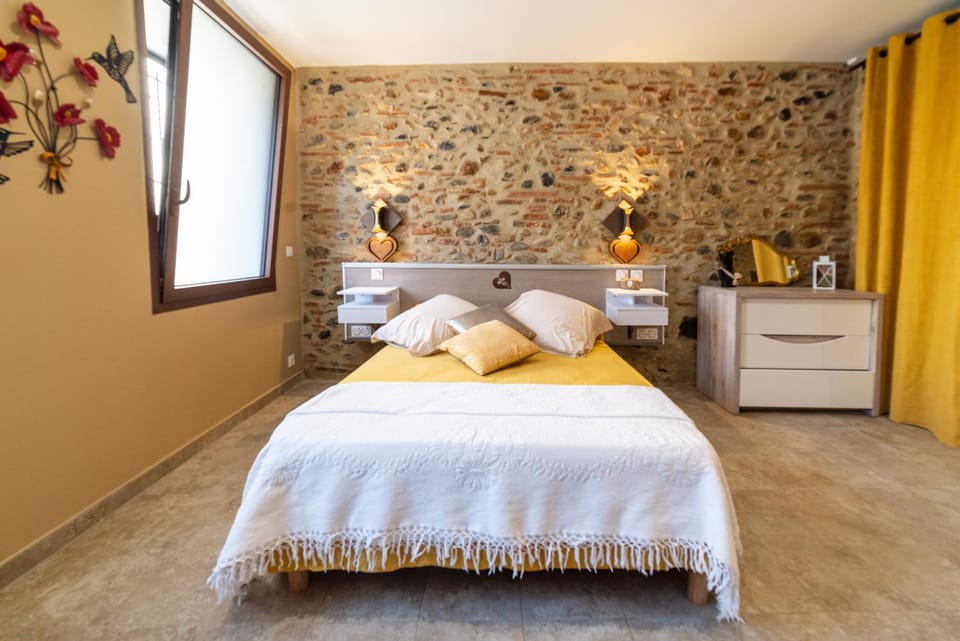 Living room, Bedroom