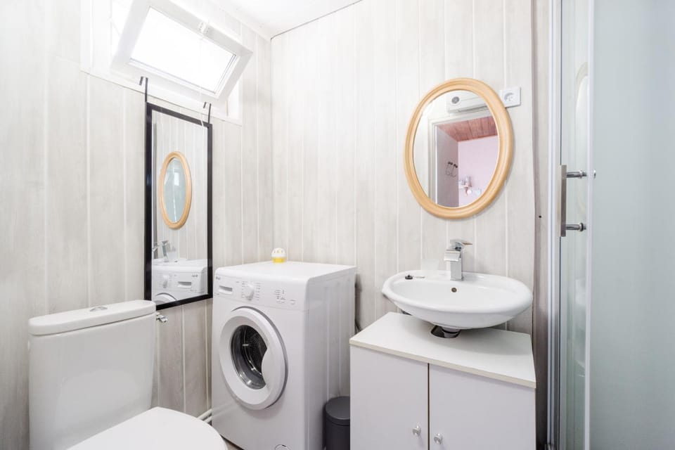 Bathroom, Living room