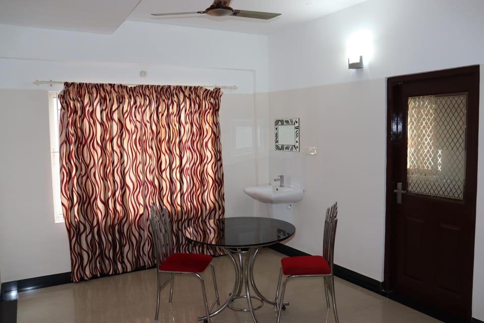 Uthradam towers Hotel in Thiruvananthapuram