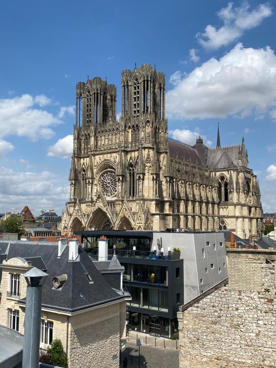 Duplex hammam au pied de la Cathédrale avec vue Apartment in Reims