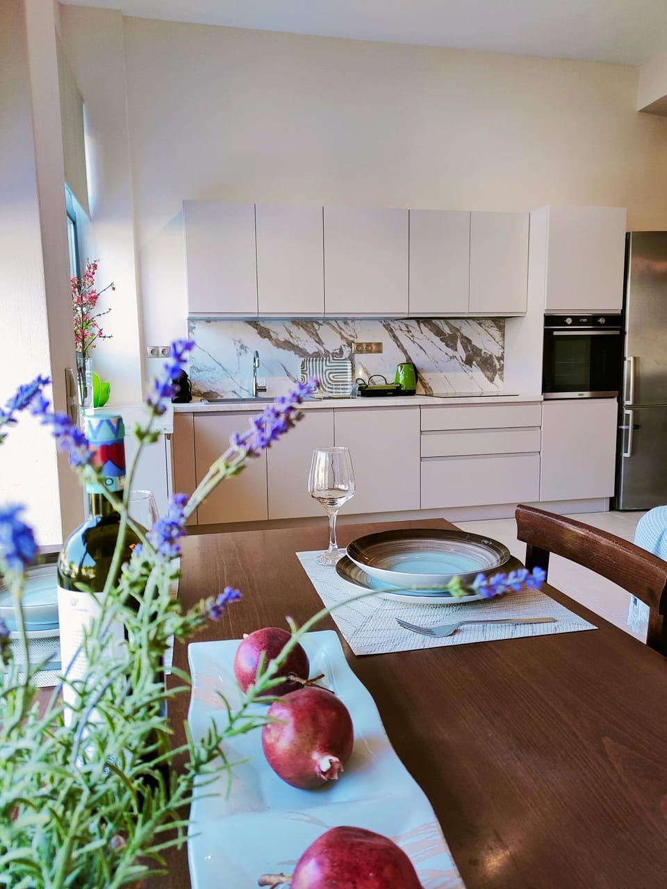 Kitchen or kitchenette, Dining area, pet friendly, stove