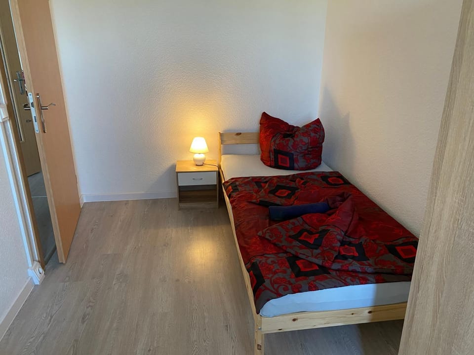 Neue Monteur und Handwerker Wohnung THMS 14 R Apartment in Saxony-Anhalt, Germany
