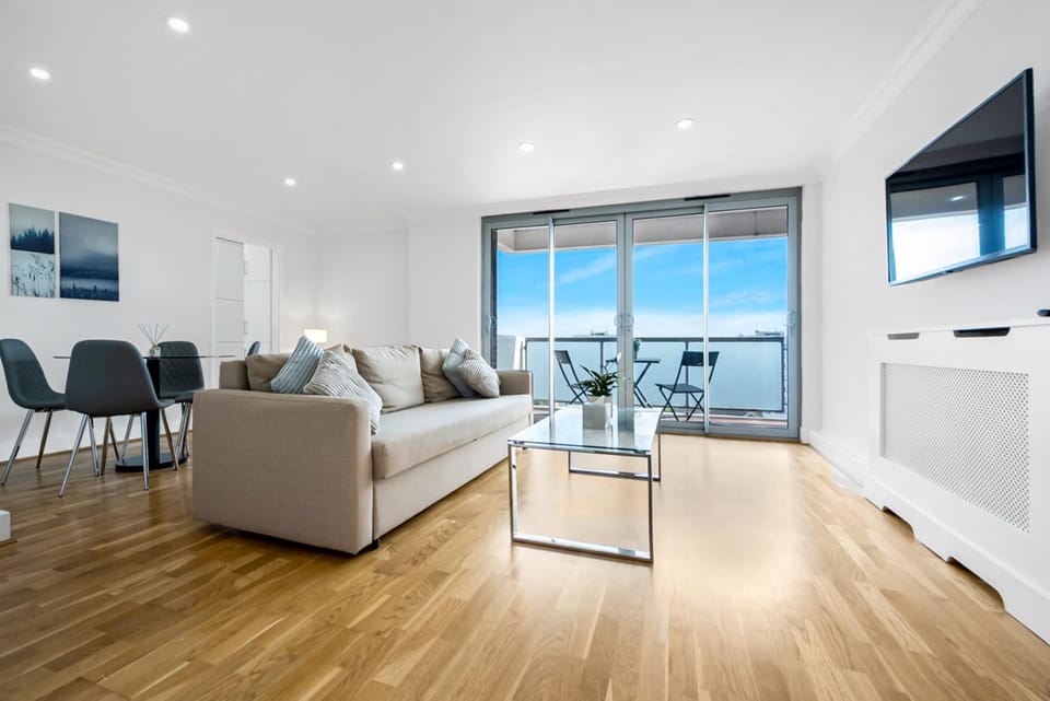 Stunning Flat on King's Road, Chelsea with Balcony Apartment in City of Westminster