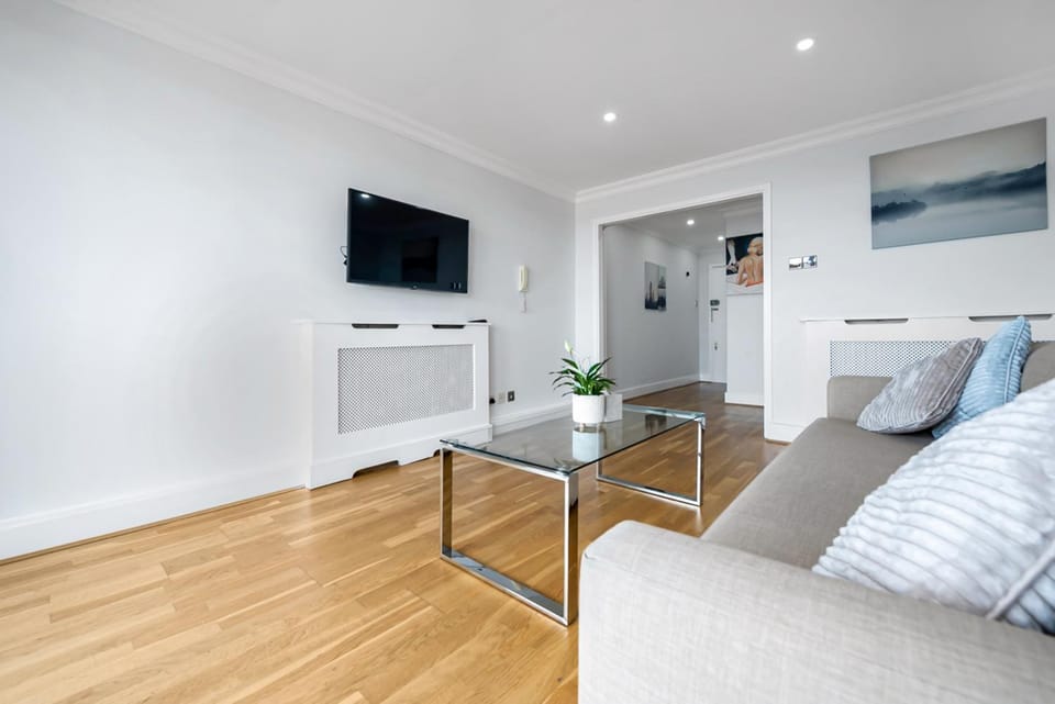 Stunning Flat on King's Road, Chelsea with Balcony Apartment in City of Westminster