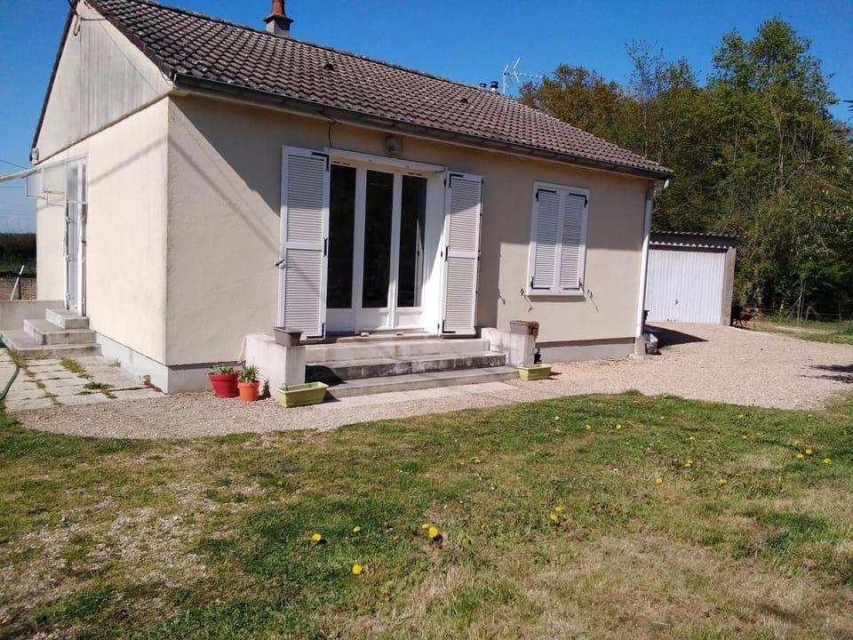 Nuits paisibles à la campagne Campground/ 
RV Resort in Centre-Val de Loire
