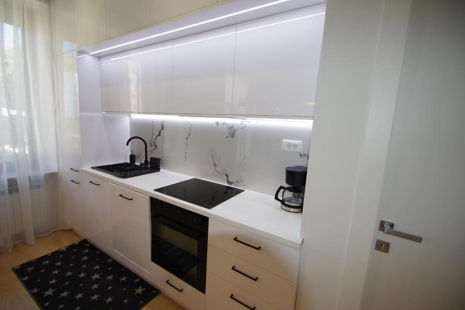 Bright & Modern 2-Bedroom Flat in Pula Apartment in Pula