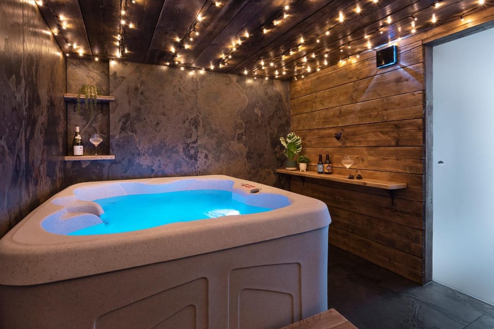 Hot Tub, Hot Tub
