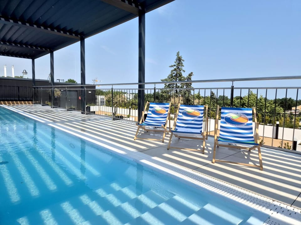 Day, View (from property/room), Balcony/Terrace, Swimming pool, sunbed