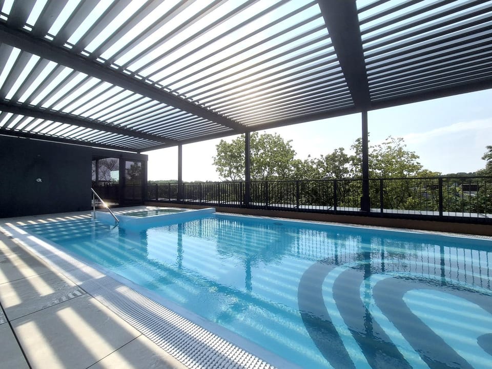 Day, Hot Tub, Swimming pool