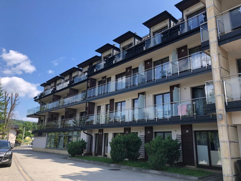 Property building, Neighbourhood