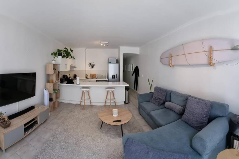 Beachfront Apartment on Muizenberg Surfers Corner Apartment in Cape Town