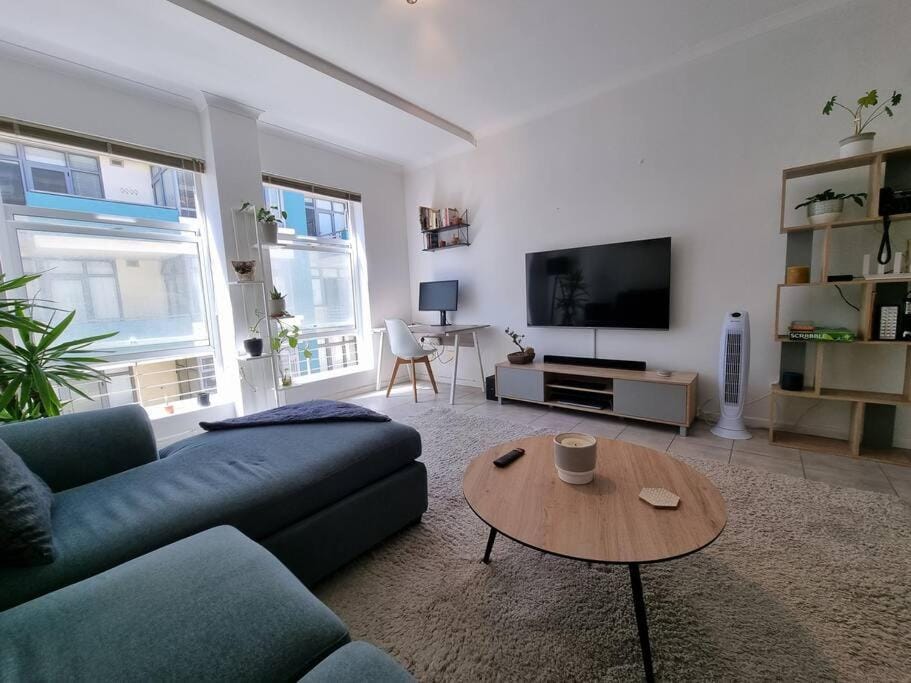 Beachfront Apartment on Muizenberg Surfers Corner Apartment in Cape Town