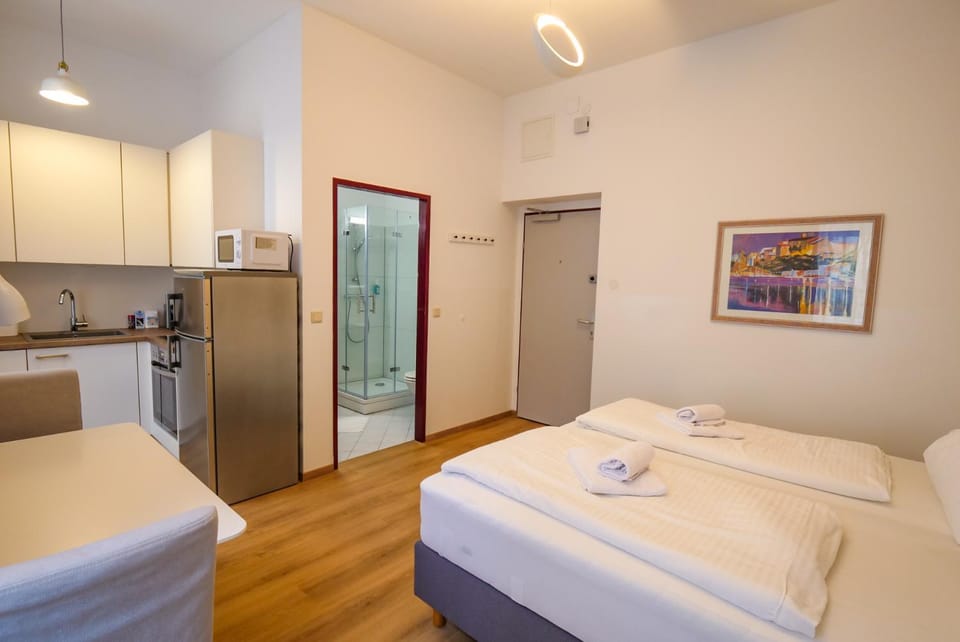 Bed, Kitchen or kitchenette, Bedroom, towels