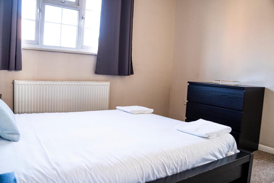 The Great Haxby 2 Bed Central Parking Apartment in Cardiff