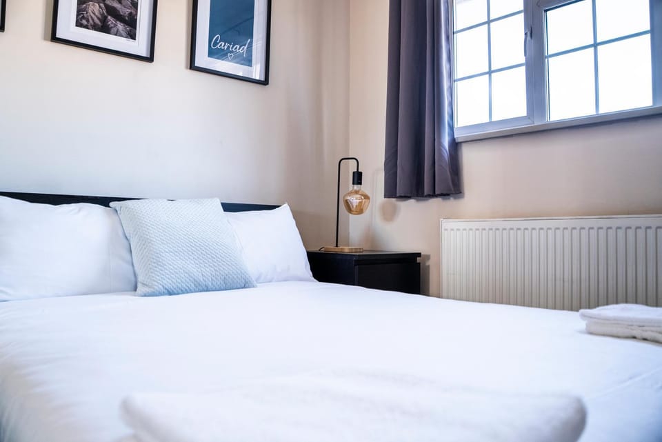 The Great Haxby 2 Bed Central Parking Apartment in Cardiff