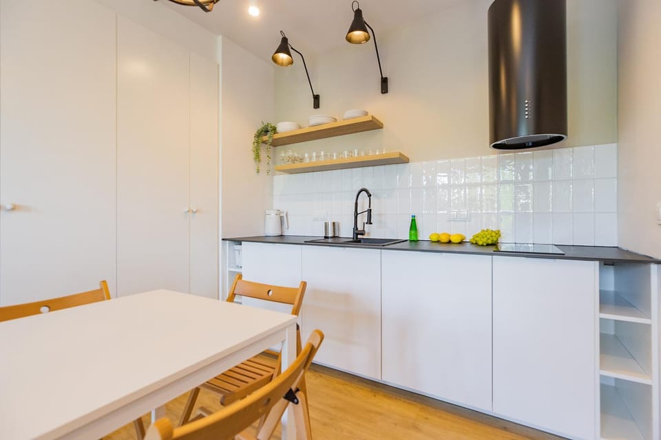 Kitchen or kitchenette, Dining area, stove