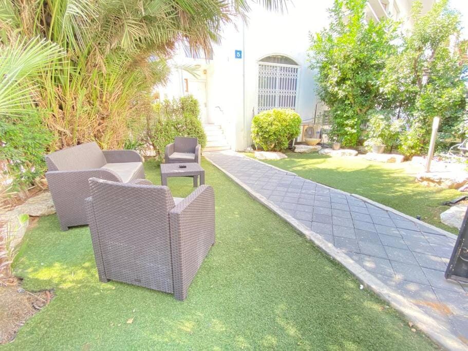 Garden apartment -Dizengoff Square, private garden Apartment in Tel Aviv-Yafo