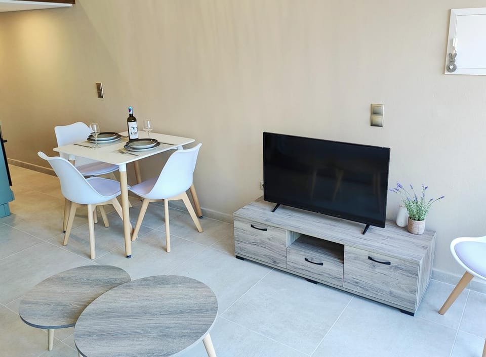 TV and multimedia, Living room, Dining area