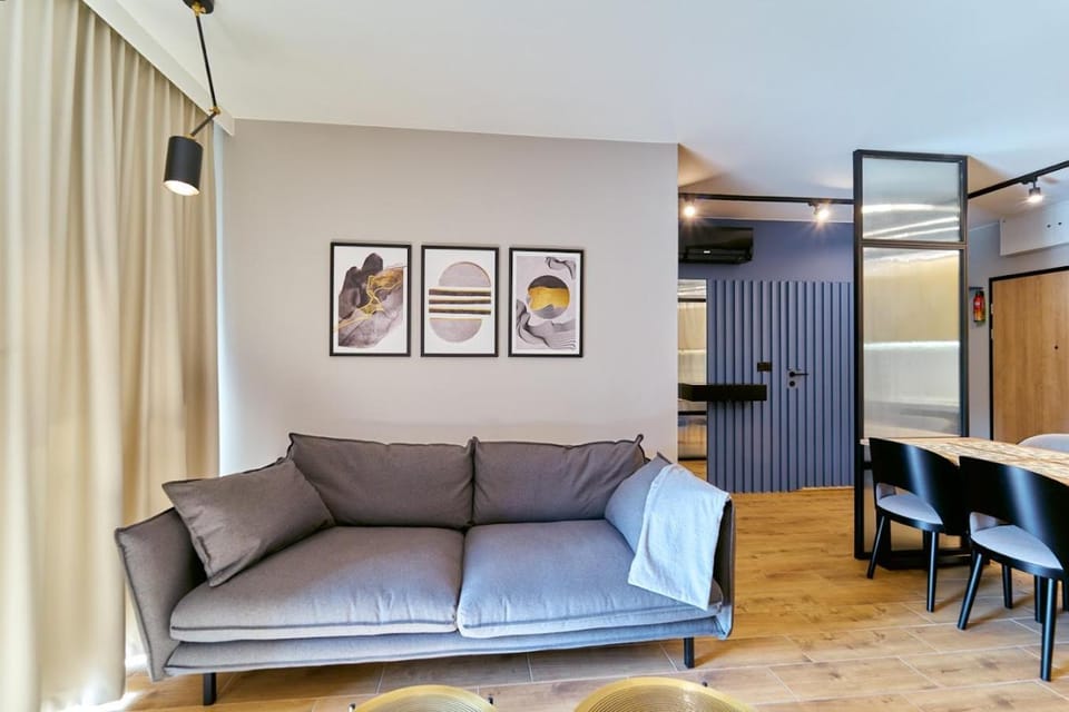 LAGUNA Ogrody Pieniawskie 18 SAPPHIRE VIP z tarasem Apartment in Lower Silesian Voivodeship