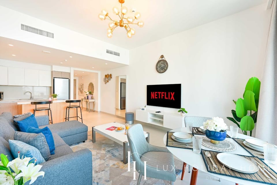 TV and multimedia, Living room, Dining area