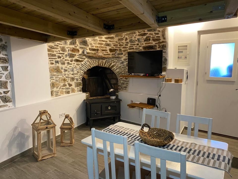 Traditional Katafiki home House in Kea-Kythnos