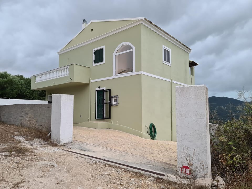 Property building, Day, Natural landscape, Mountain view